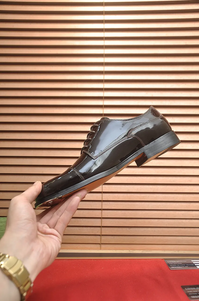 Men's shoes💰660💶 Brand: GUCCI (Gucci) Standard code: Men's code 39/44 (45/46 can be customized) Grade: Same as the official website Original quality Material: Original cowhide Water-dyed cowhide lining Original rubber outsole Style category: Men's fashionable casual leather shoes Distinguished big-name luxury elements top luxury Color: Actual picture